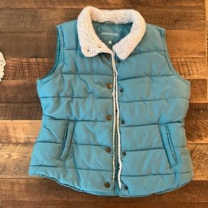 Maurice’s vest Turquoise in color